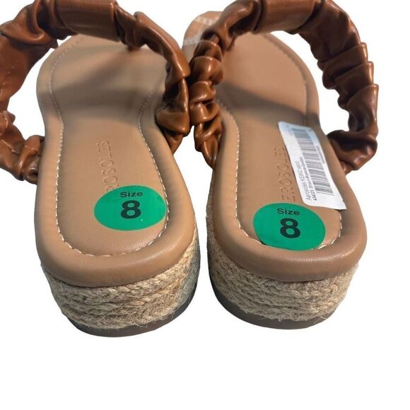 AEROSOLES Women’s Brown Sandals Size 8 Slip on
Silver Buckle New Without Box - Picture 2 of 8